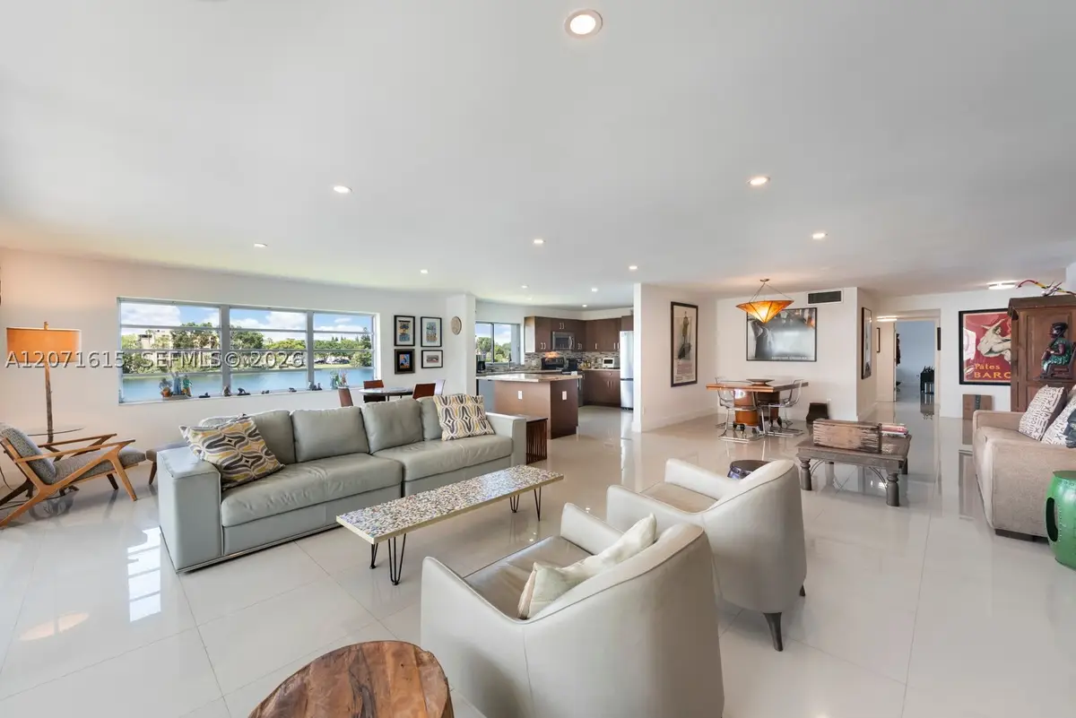 873 NE 195 #206, Miami, FL 33179 - #1