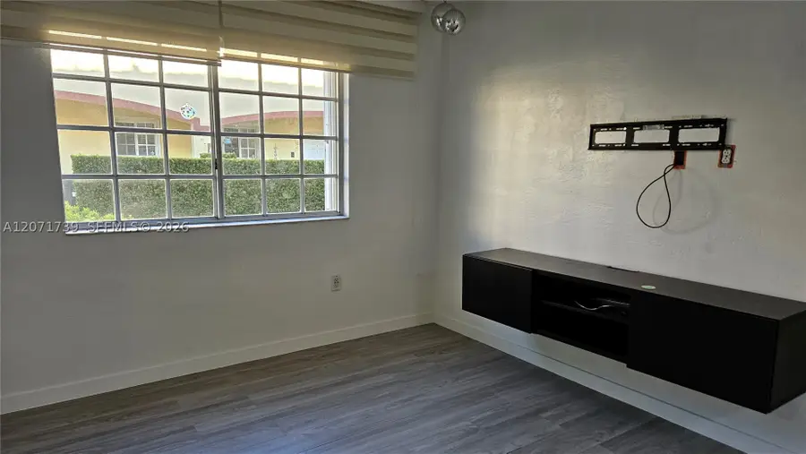 6758 NW 182nd St #101, Hialeah, FL 33015 - #3
