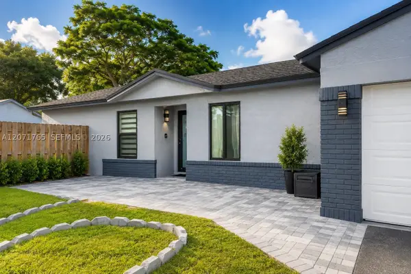 8601 NW 192nd Ter, Hialeah, FL 33015