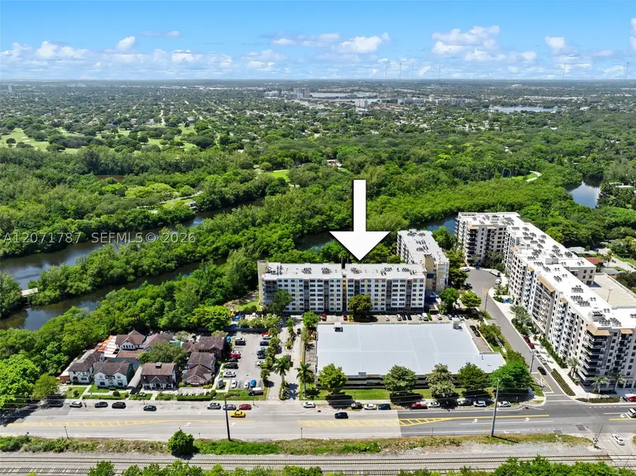 17890 W Dixie Hwy #603, North Miami Beach, FL 33160 - #2