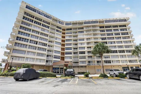 Address Withheld By Seller, Hallandale Beach, FL 33009