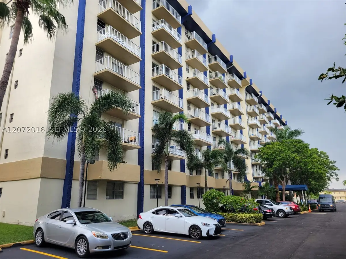 4550 NW 9th St #512E, Miami, FL 33126 - #1