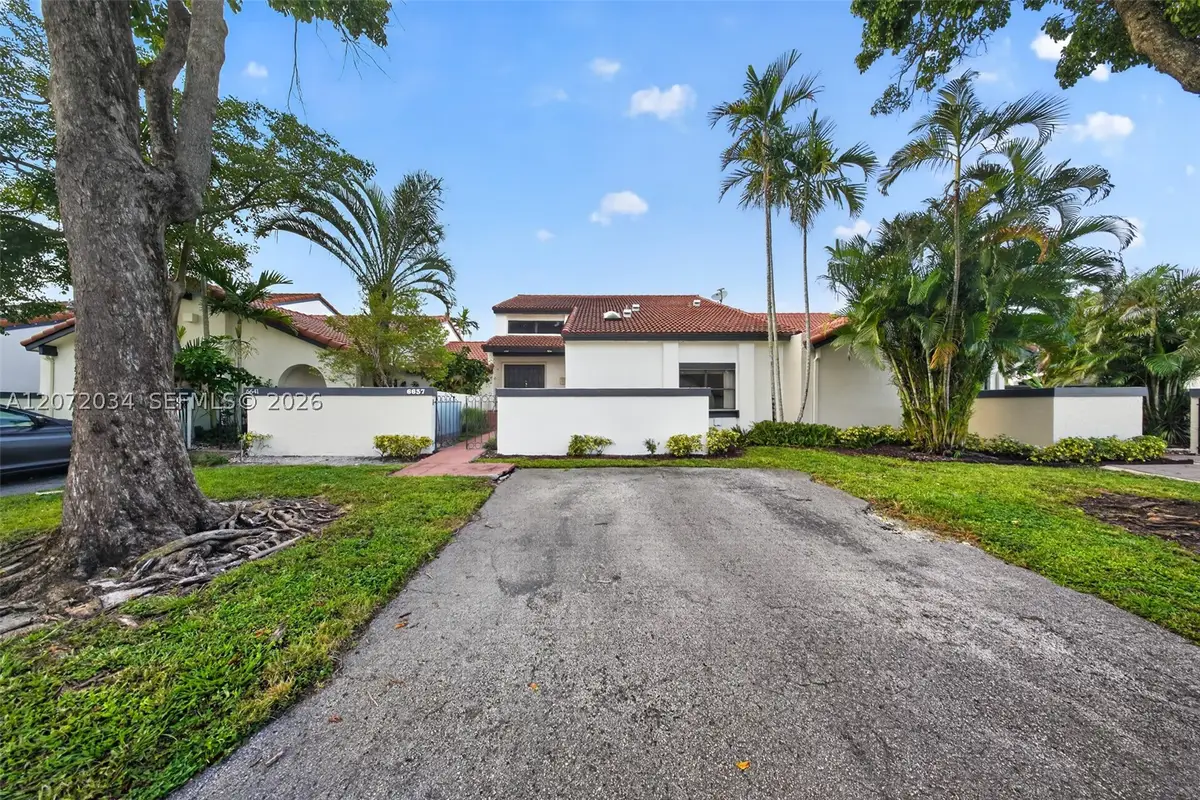 6637 NW 181st Ln, Hialeah, FL 33015 - #1
