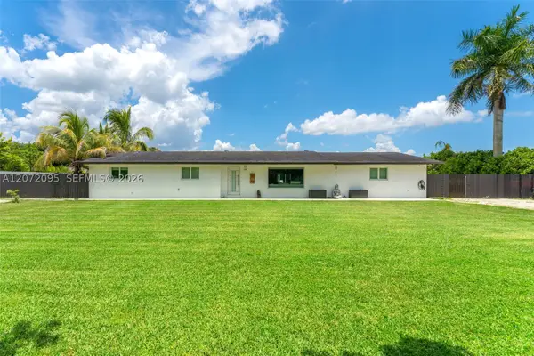 18725 SW 218th St, Miami, FL 33170