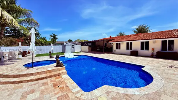 9601 SW 183rd St, Palmetto Bay, FL 33157