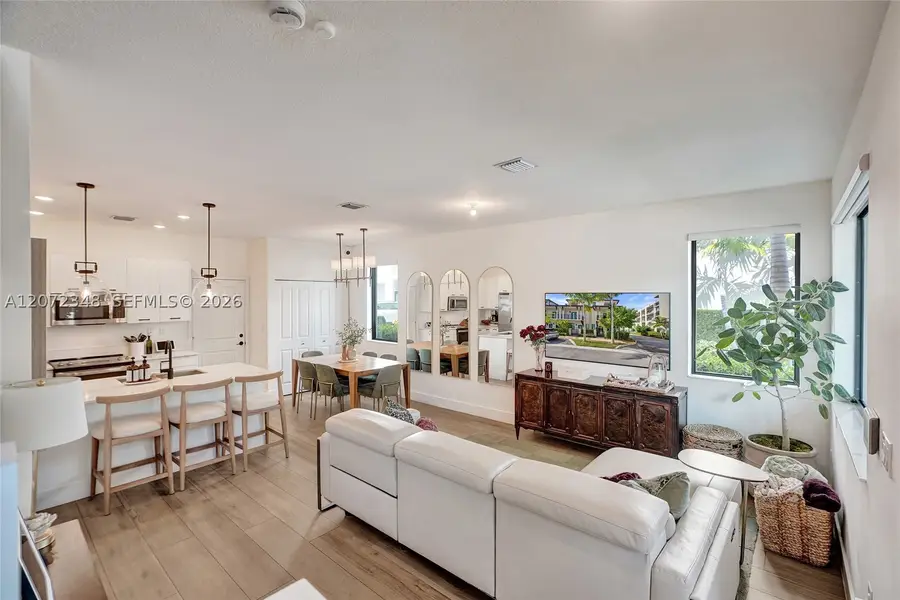 8166 NW 42nd St, Doral, FL 33166 - #2