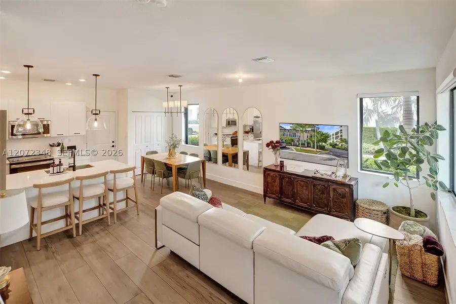 8166 NW 42nd St, Doral, FL 33166 - #3