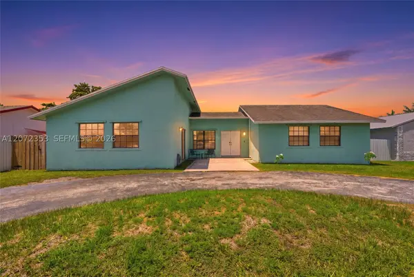 16604 SW 104th Ct, Miami, FL 33157