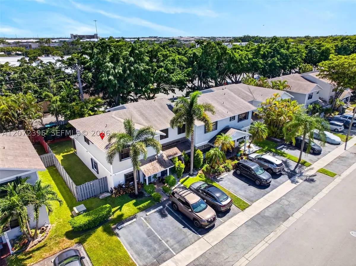 10348 NW 3rd St, Pembroke Pines, FL 33026 - #1