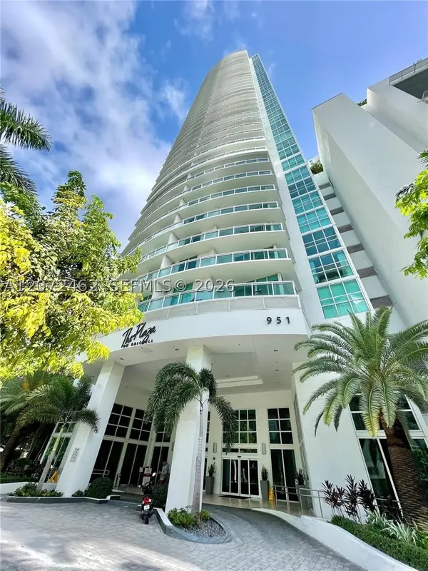 951 Brickell Ave #3403, Miami, FL 33131