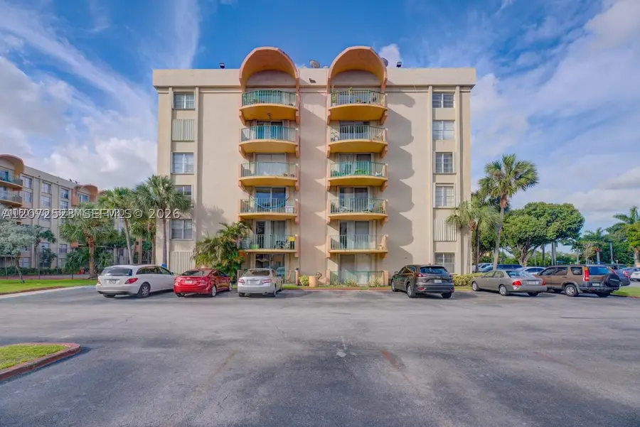 9320 Fontainebleau Blvd #215, Miami, FL 33172 - #3