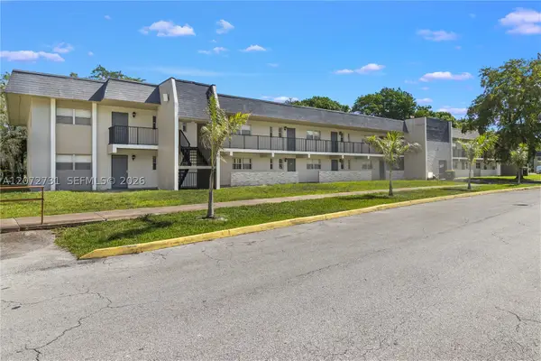 7925 Fairview Dr #105, Tamarac, FL 33321