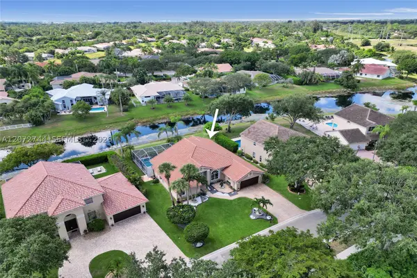 6810 NW 73rd St, Parkland, FL 33067