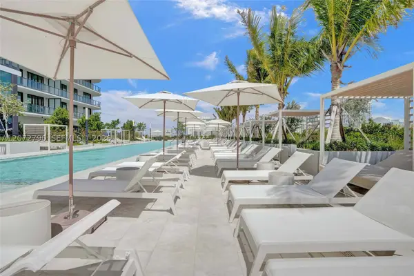 580 72nd St #1012, Miami Beach, FL 33141
