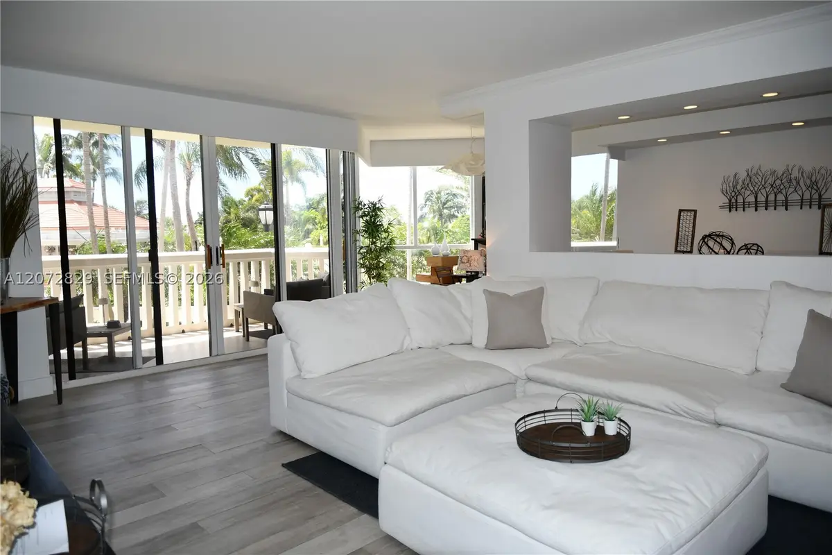 1000 E Island Blvd #303, Aventura, FL 33160 - #1