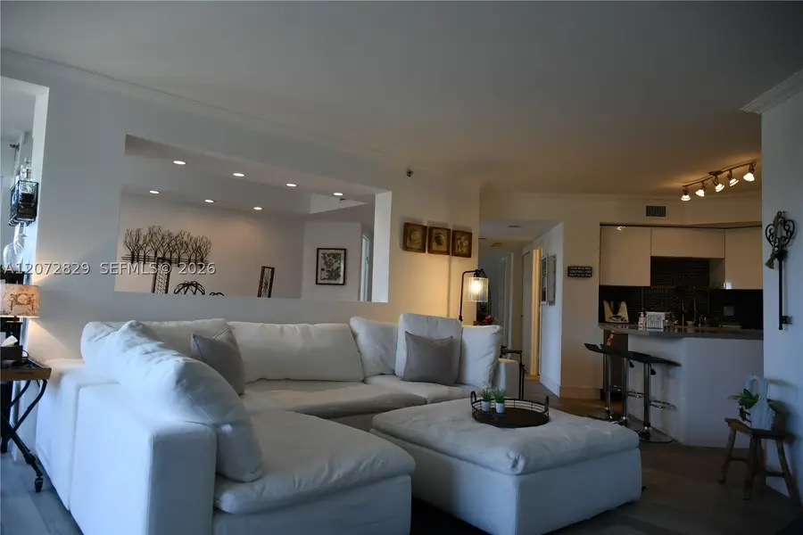1000 E Island Blvd #303, Aventura, FL 33160 - #3