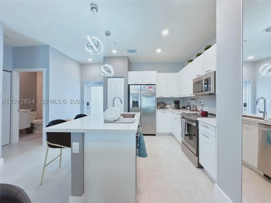 8167 NW 41st St #E-410, Doral, FL 33166 - #3