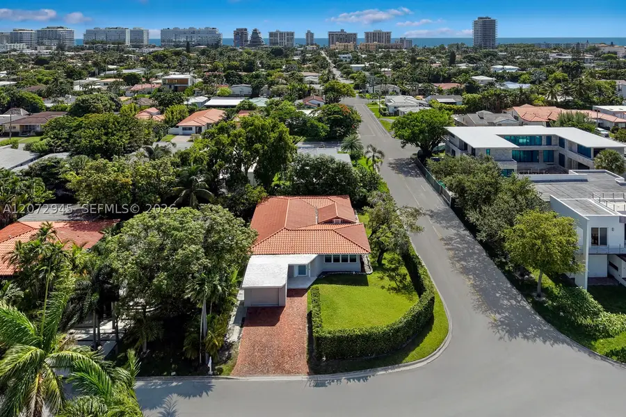 8901 Hawthorne Ave, Surfside, FL 33154 - #2