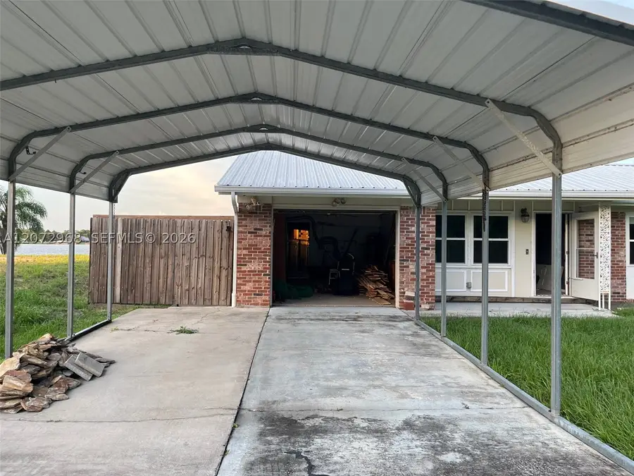 1052 Lake Carrie Dr, Lake Placid, FL 33852 - #3
