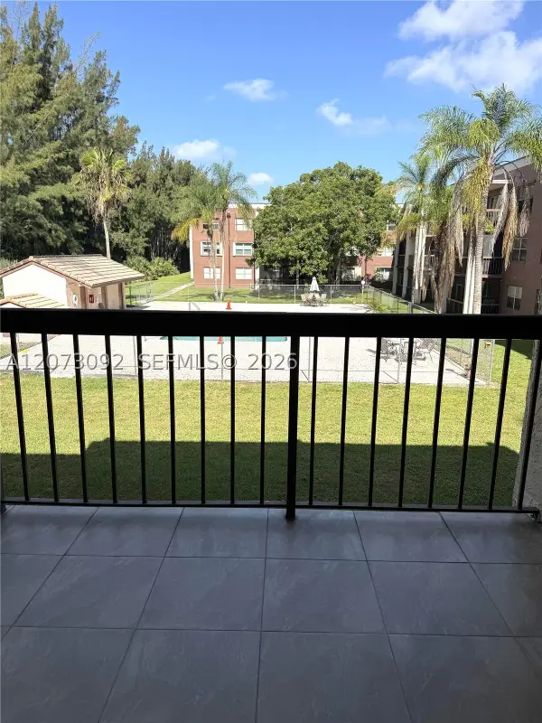 7020 Nova Dr #209D, Davie, FL 33317