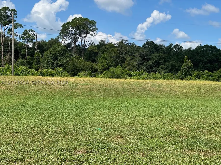 1050 Lake Carrie Dr, Lake Placid, FL 33852 - #3