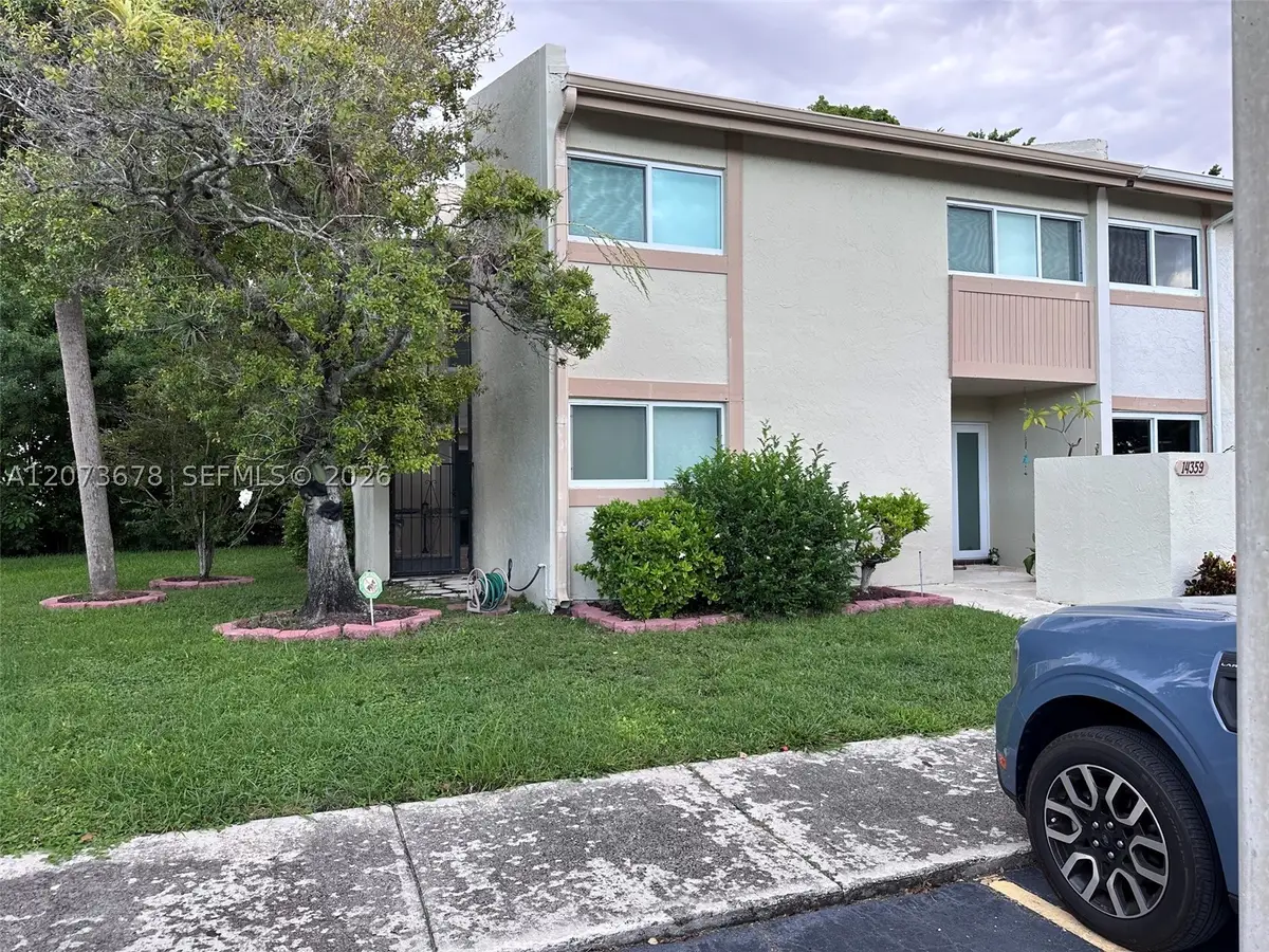 14359 Kendale Lakes Cir, Miami, FL 33183 - #1