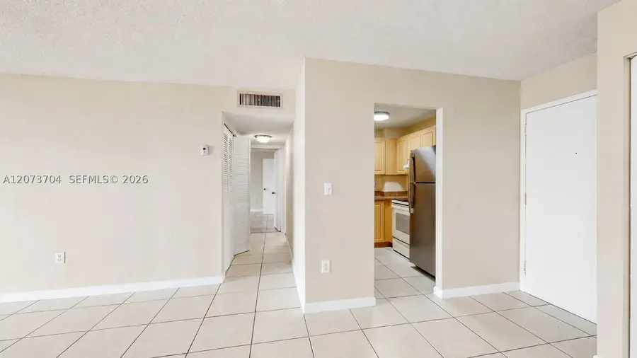 9360 Fontainebleau Blvd #510, Miami, FL 33172 - #3