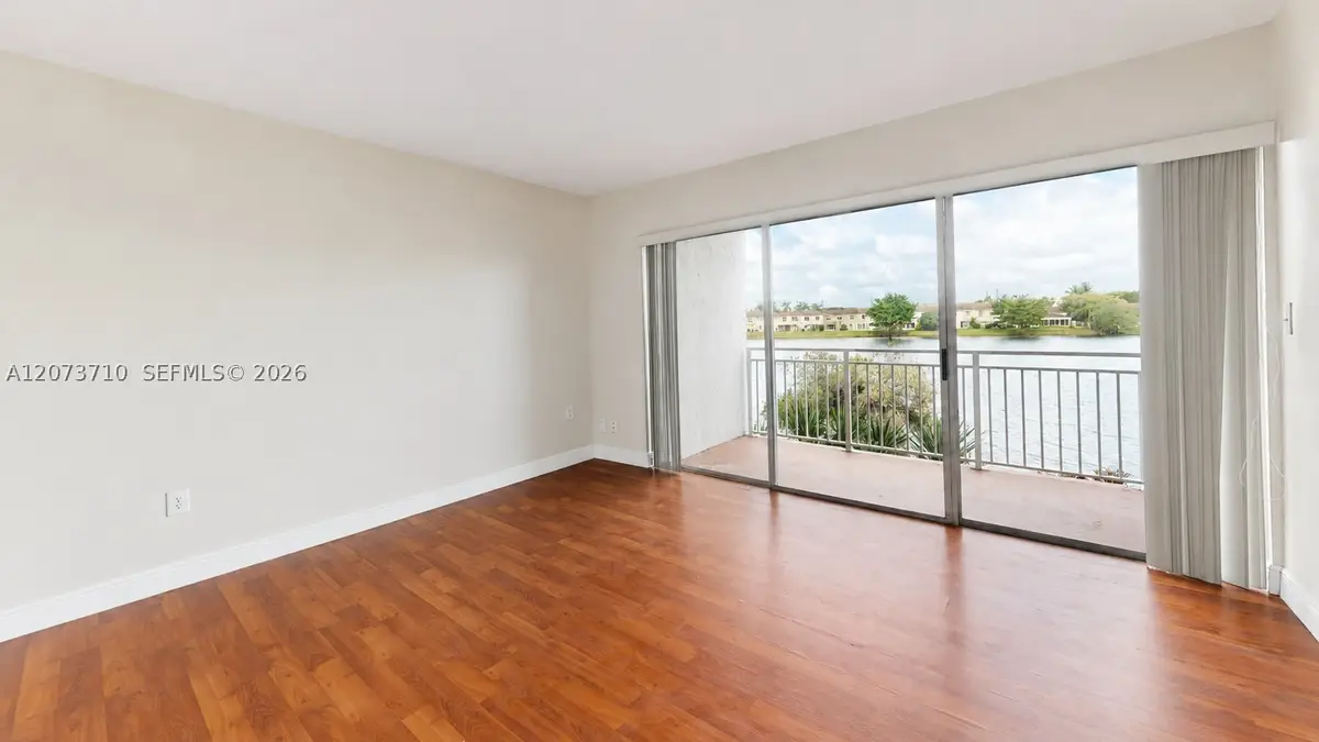 9363 Fontainebleau Blvd #H205, Miami, FL 33172 - #1