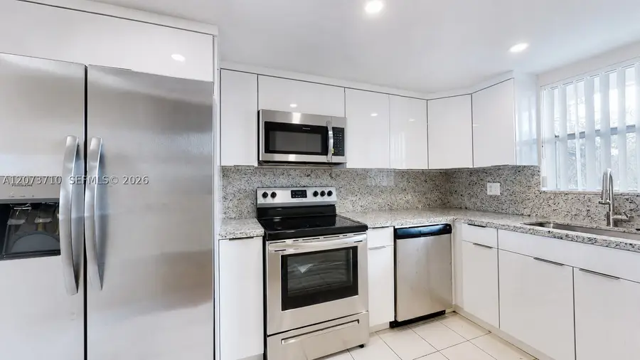 9363 Fontainebleau Blvd #H205, Miami, FL 33172 - #3