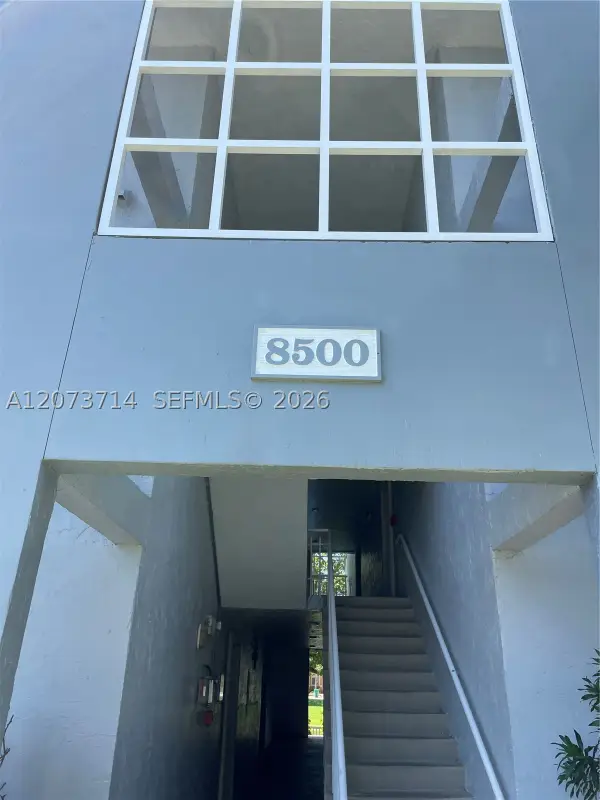 8500 SW 212th St #309, Cutler Bay, FL 33189