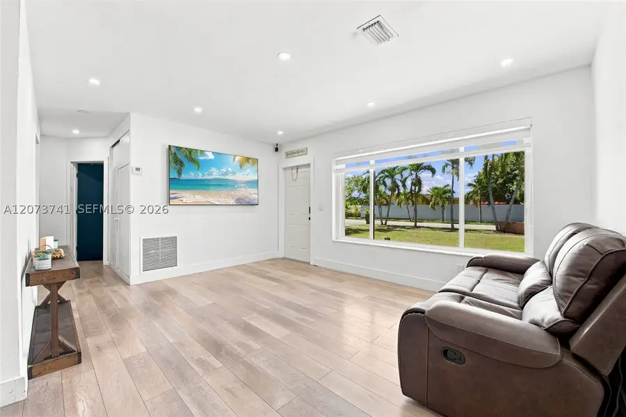 681 W 55th Pl, Hialeah, FL 33012 - #3