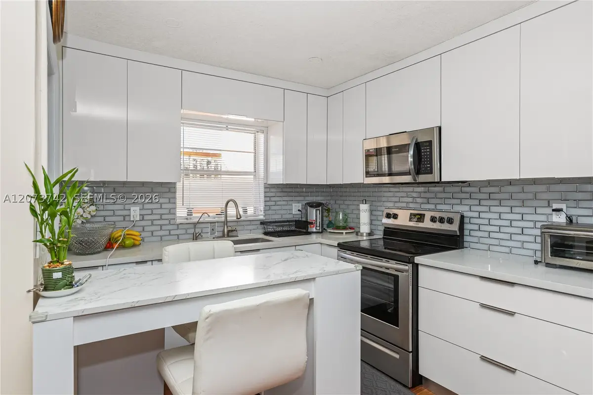 5300 Washington St #E209, Hollywood, FL 33021 - #1