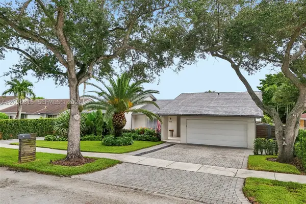 305 SW 134th Ct, Miami, FL 33184
