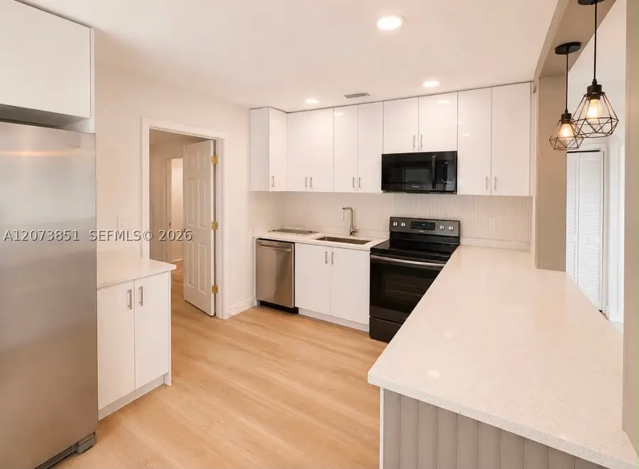 825 S 28th Ave, Hollywood, FL 33020 - #3