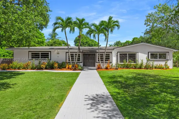 8261 SW 142nd St, Palmetto Bay, FL 33158