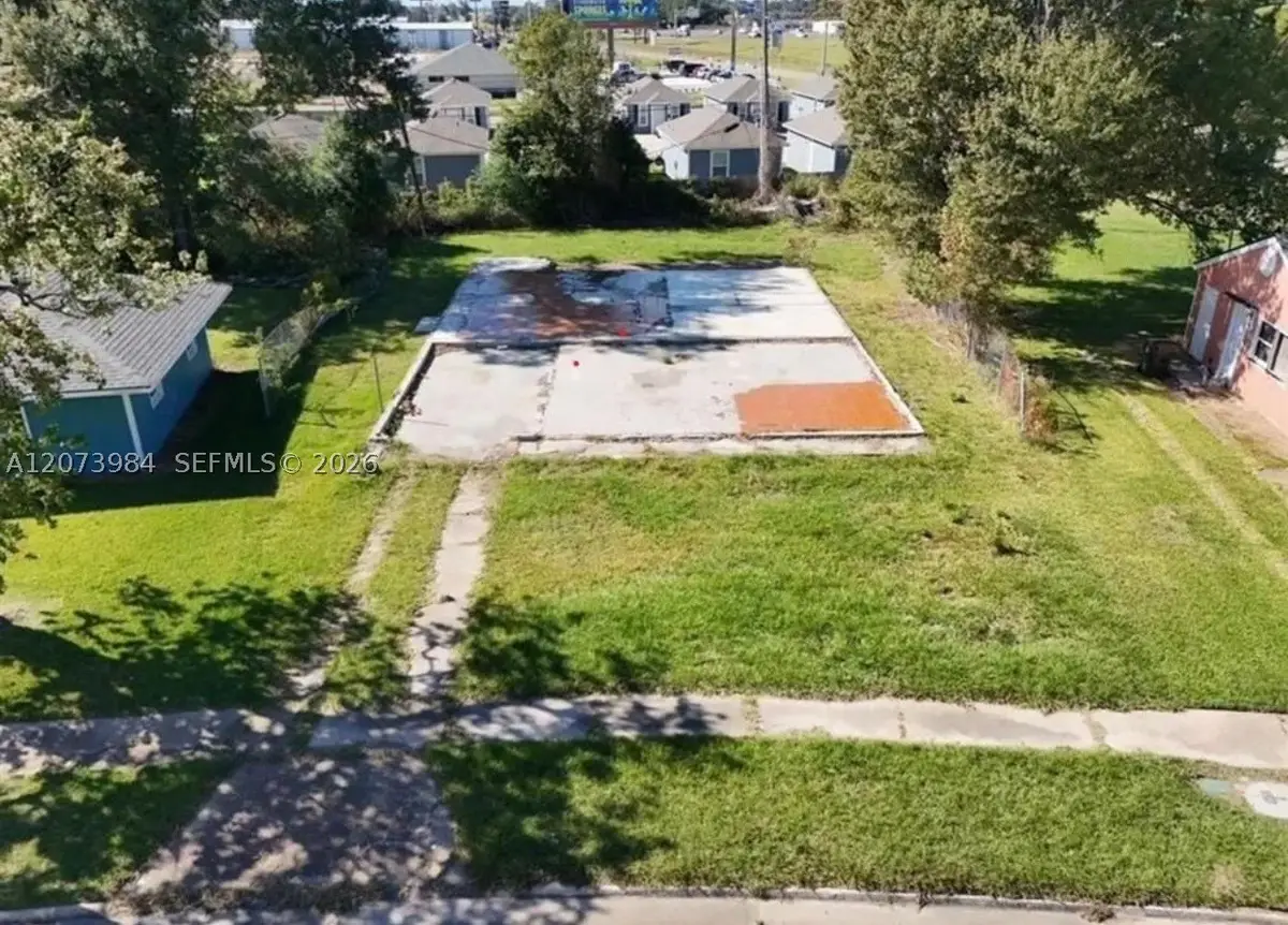 3416 W Roosevelt St, Lake Charles, LA 70607 - #1