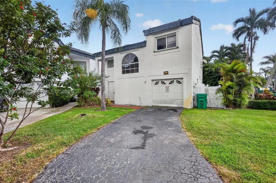 253 NE 211th Ter, Miami, FL 33179 - #3
