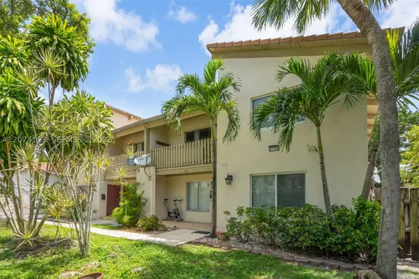 3711 Riverside Dr, Coral Springs, FL 33065