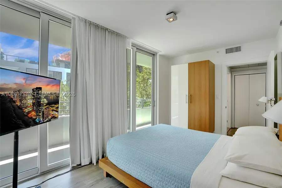 6080 Collins Ave #520, Miami Beach, FL 33140 - #2
