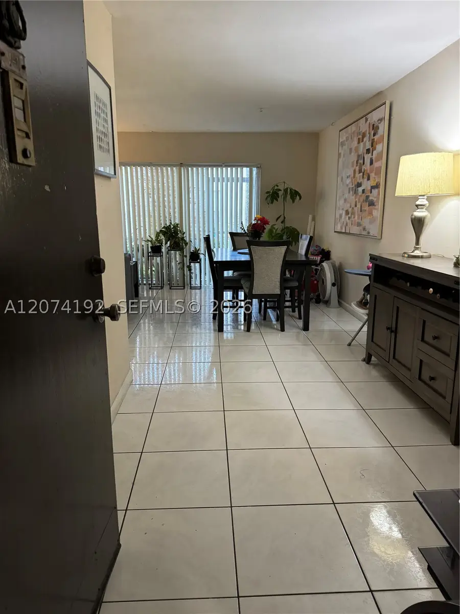 10395 N Kendall Dr #V1, Miami, FL 33176 - #3