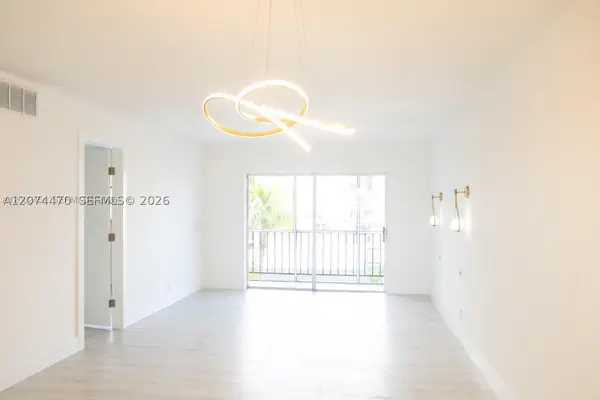 220 SW 9th Ave #306, Hallandale Beach, FL 33009