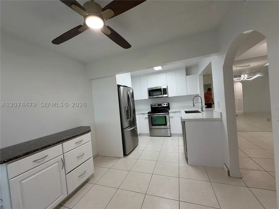 423 NE 210th Cir Ter #104-25, Miami, FL 33179 - #3