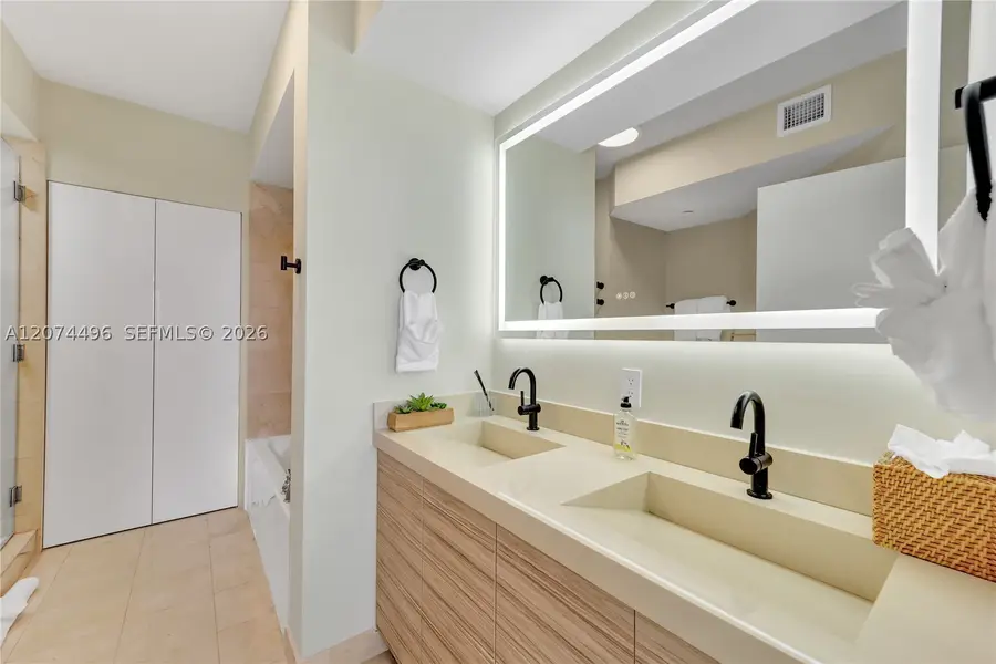 Address Withheld By Seller, Miami Beach, FL 33141 - #2