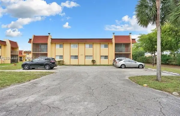 2960 NW 55th Ave #2D, Lauderhill, FL 33313
