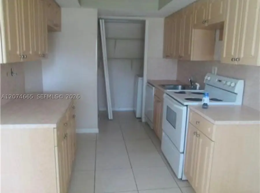 5810 NW 22nd St #21-B, Lauderhill, FL 33313 - #3