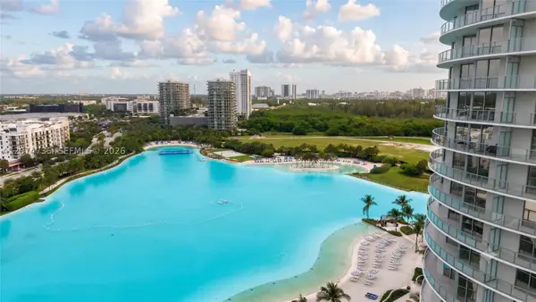 2411 Laguna Circle #1704, North Miami, FL 33181