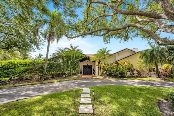 8440 SW 182nd Ter, Palmetto Bay, FL 33157