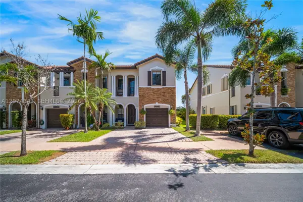 10334 NW 30th Ter, Doral, FL 33172