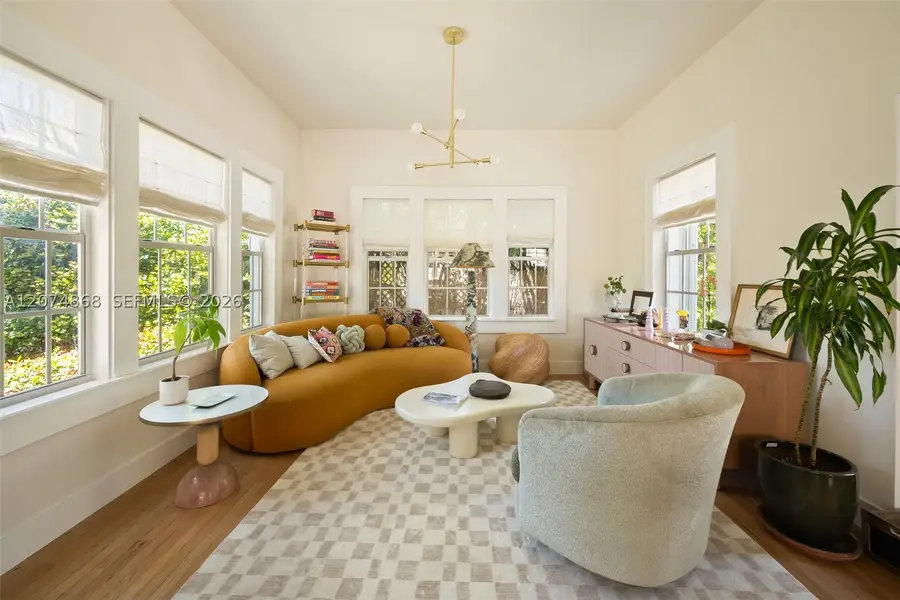 524 W 47th St, Miami Beach, FL 33140 - #3