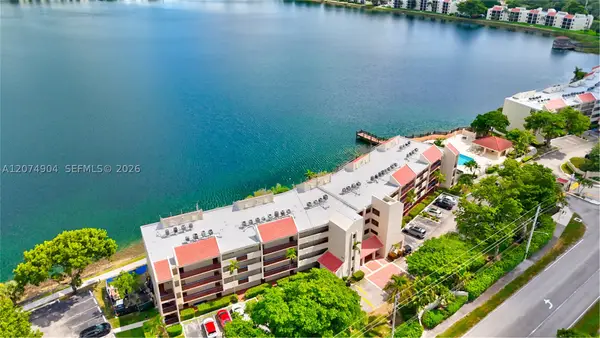 114 Lake Emerald Dr #409, Oakland Park, FL 33309